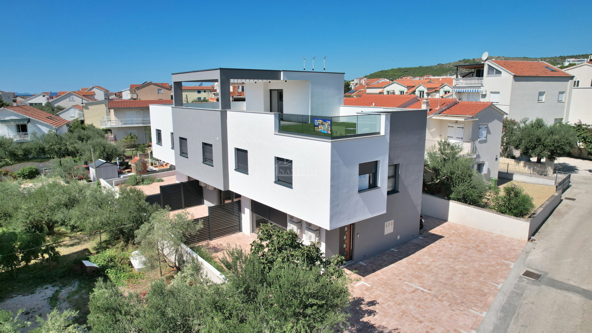 Vodice - Luksuzna hiša S1 le 150 m od plaže