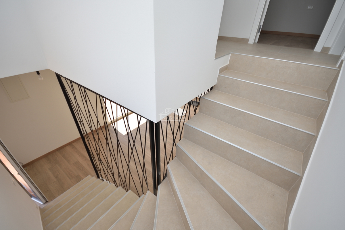 Vodice - Luksuzna hiša S1 le 150 m od plaže