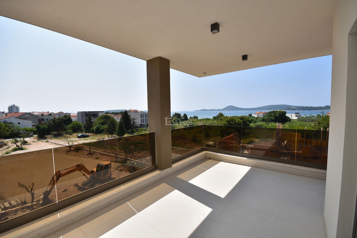 Vodice - Luksuzno stanovanje S3 s panoramskim pogledom na morje, 300 m od plaže