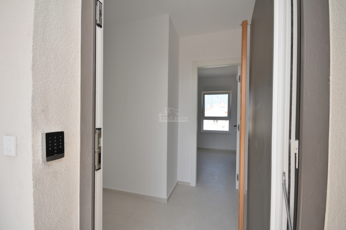 Vodice - Luksuzno stanovanje S3 s panoramskim pogledom na morje, 300 m od plaže