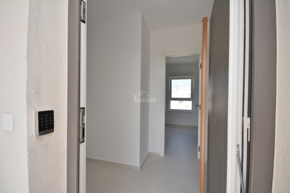 Vodice - Luksuzno stanovanje S3 s panoramskim pogledom na morje, 300 m od plaže