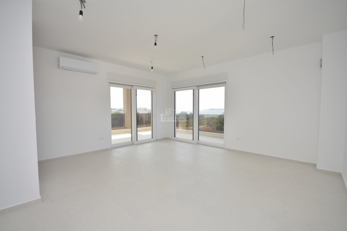 Vodice - Luksuzno stanovanje S3 s panoramskim pogledom na morje, 300 m od plaže