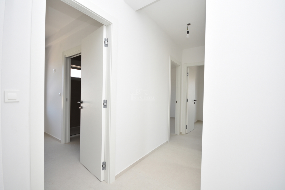 Vodice - Luksuzno stanovanje S3 s panoramskim pogledom na morje, 300 m od plaže