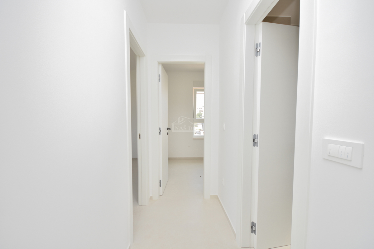 Vodice - Luksuzno stanovanje S3 s panoramskim pogledom na morje, 300 m od plaže