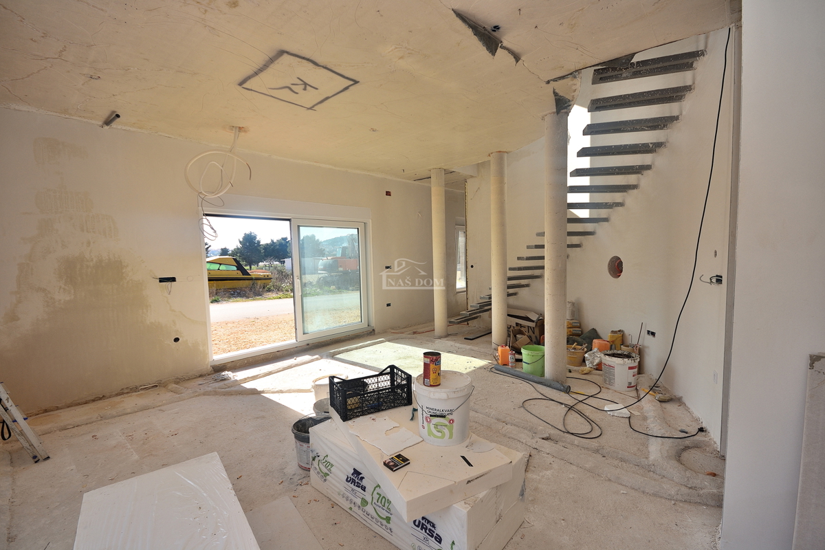 VODICE - Moderna vila s bazenom - NOVOGRADNJA