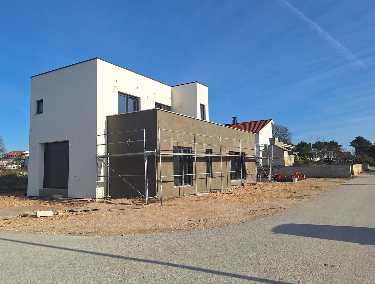 VODICE - Moderna vila s bazenom - NOVOGRADNJA
