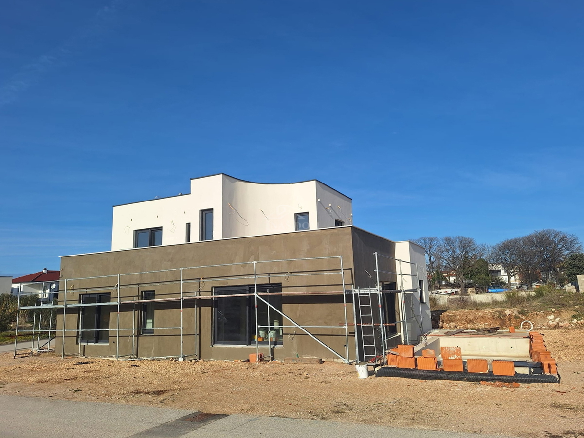 VODICE - Moderna vila s bazenom - NOVOGRADNJA