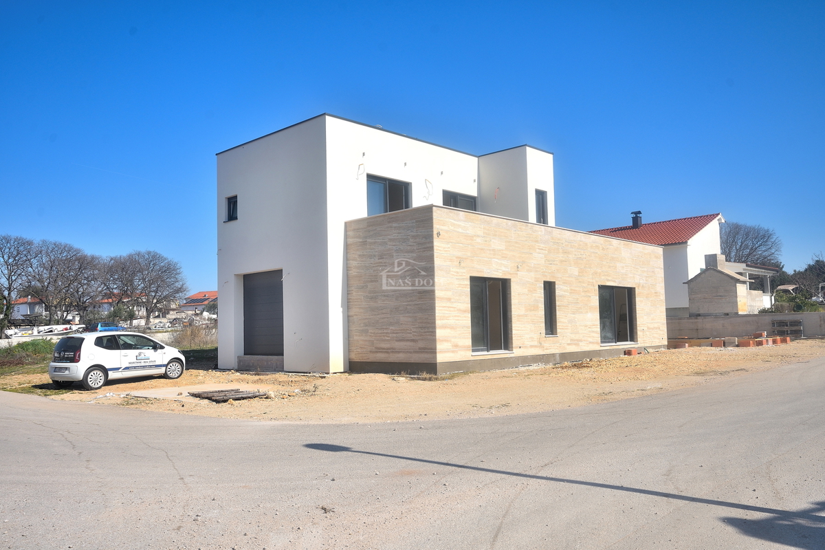 VODICE - Moderna vila s bazenom - NOVOGRADNJA