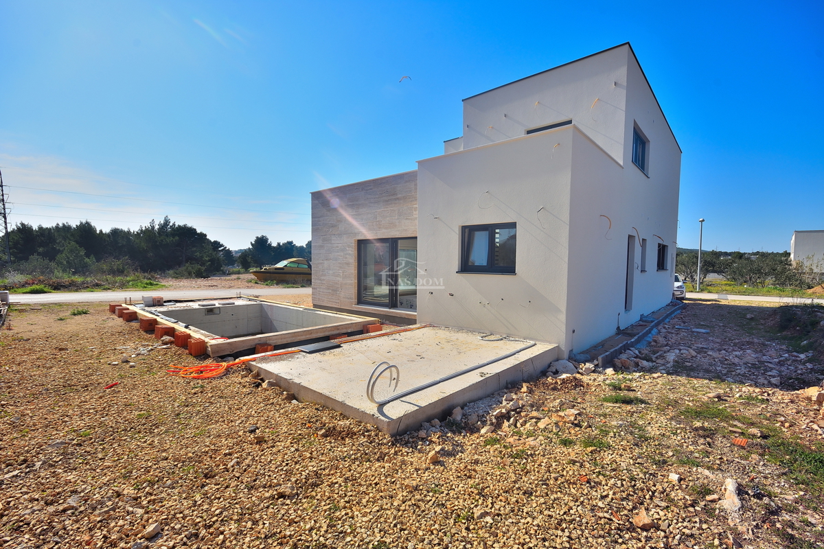 VODICE - Moderna vila s bazenom - NOVOGRADNJA