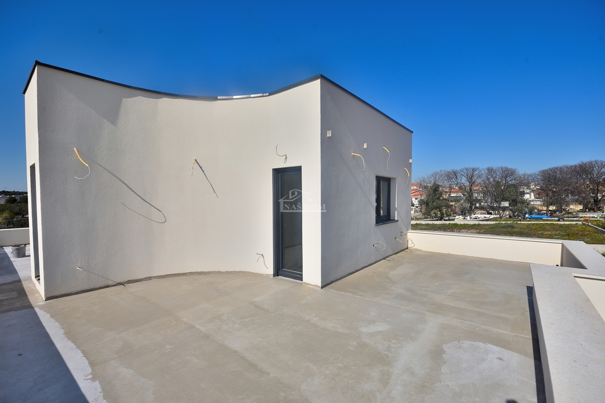 VODICE - Moderna vila s bazenom - NOVOGRADNJA