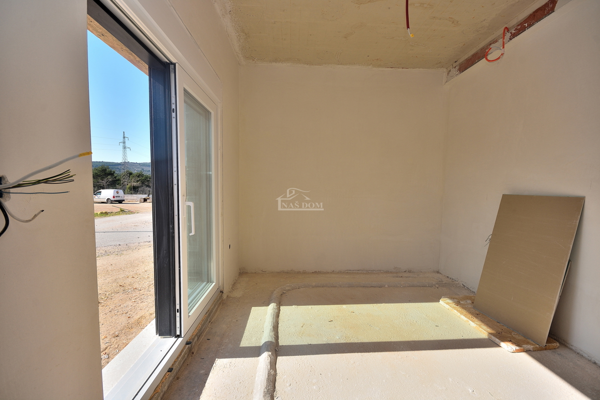 VODICE - Moderna vila s bazenom - NOVOGRADNJA