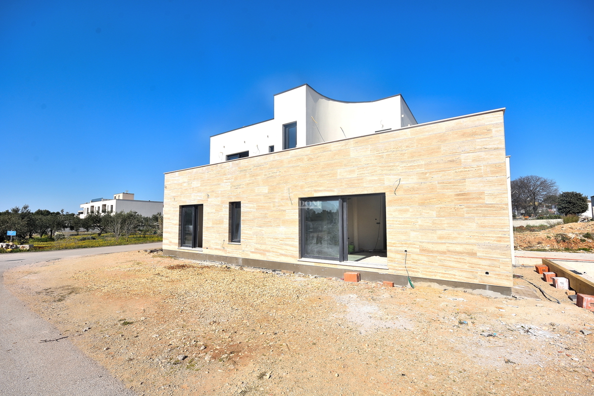 VODICE - Moderna vila s bazenom - NOVOGRADNJA