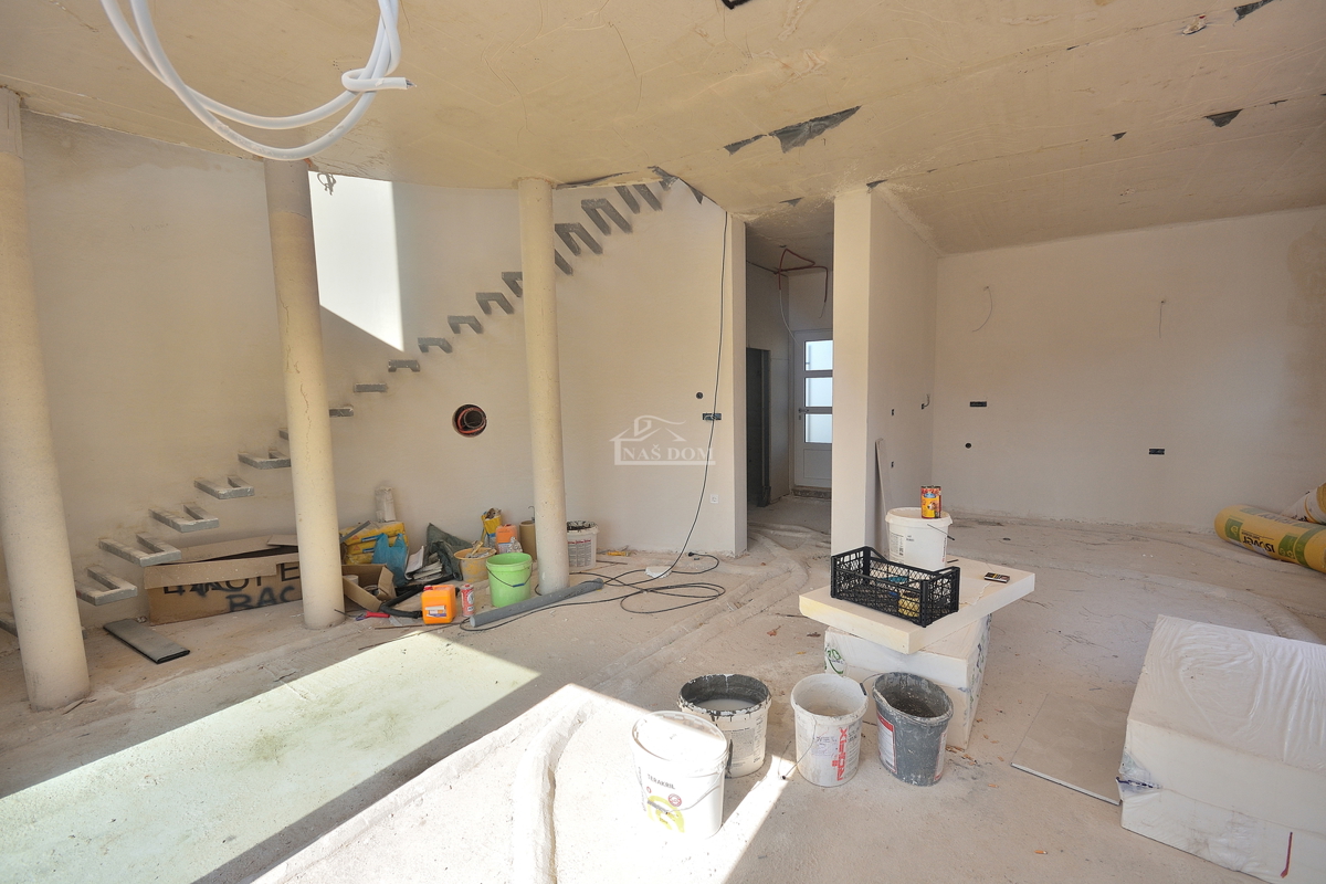 VODICE - Moderna vila s bazenom - NOVOGRADNJA