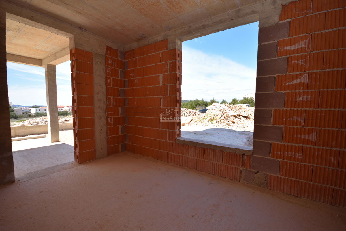 Vodice - Luksuzno stanovanje S1 z vrtom na mirni lokaciji, novogradnja