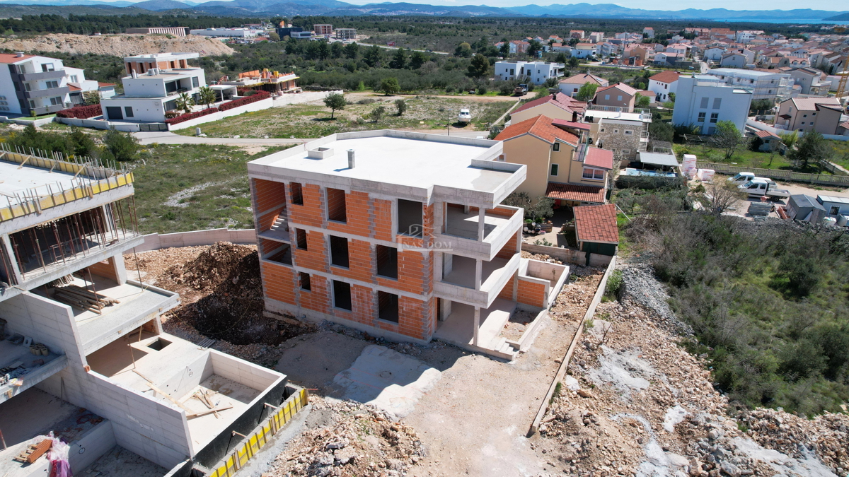 Vodice - Luksuzno stanovanje S1 z vrtom na mirni lokaciji, novogradnja