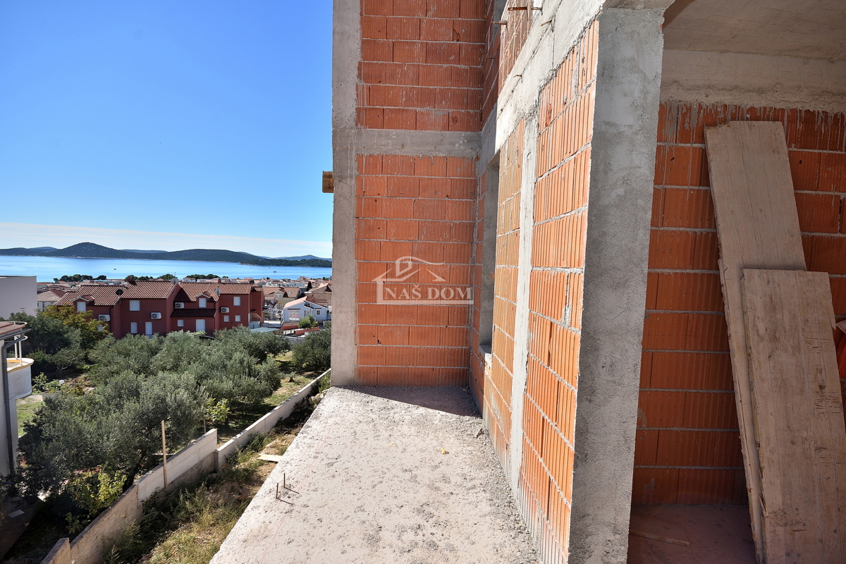 Vodice - NOVOGRADNJA stanovanja z razgledom na morje