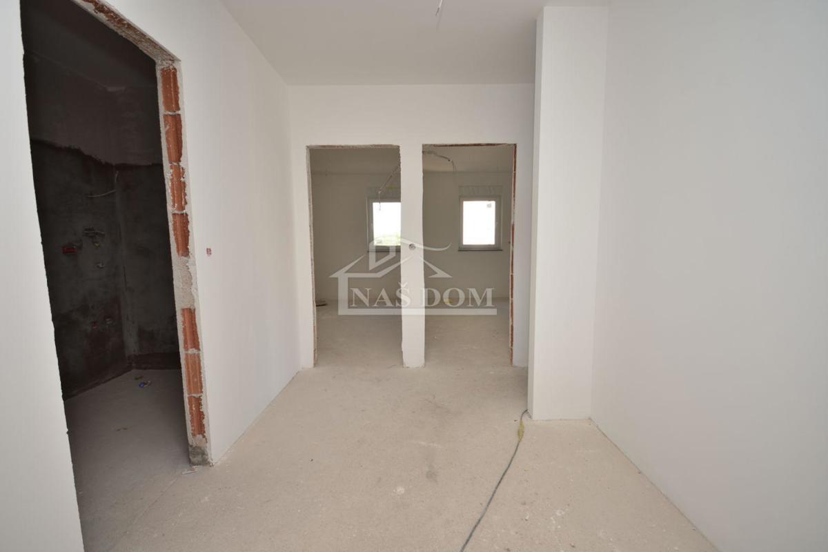 Vodice - Apartma S4 z vrtom, 50m od plaže