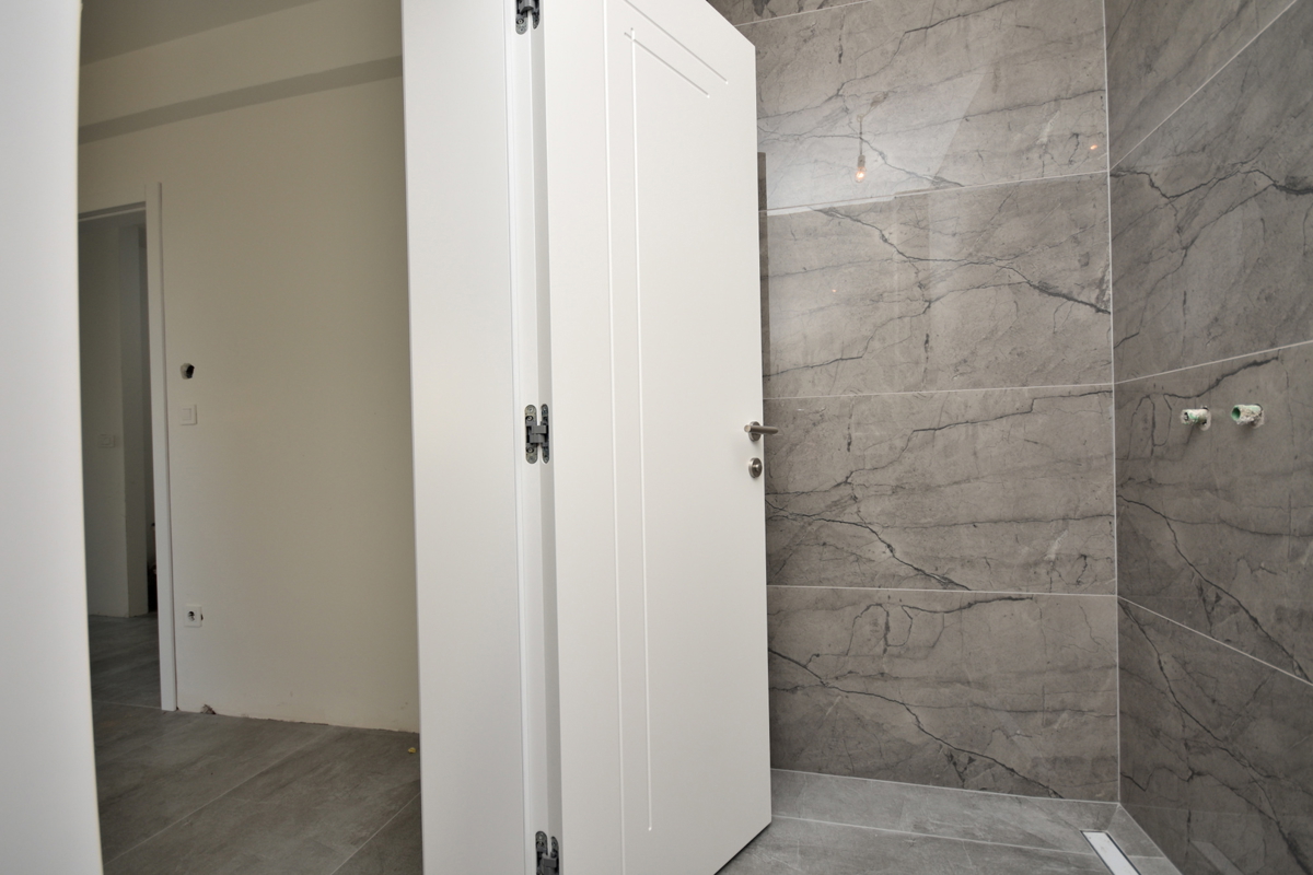 Vodice - Apartma S4 z vrtom, 50m od plaže