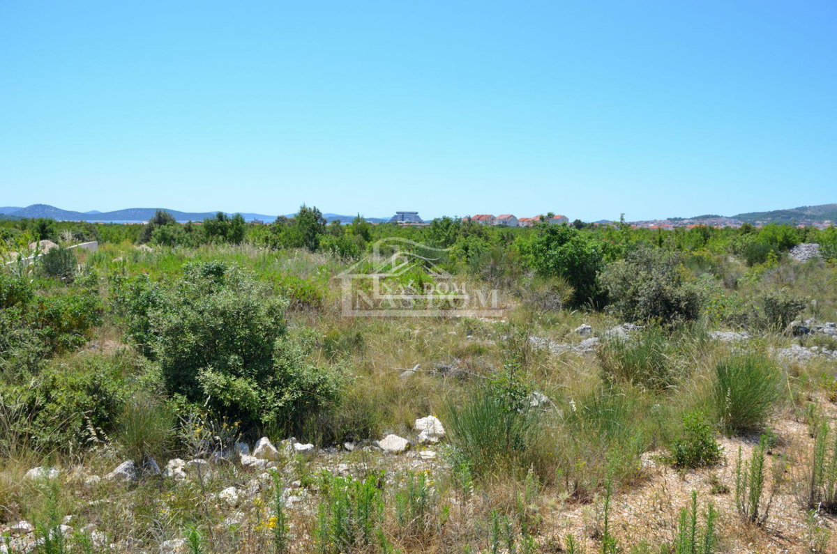 Vodice - Atraktivno kmetijsko zemljišče 2046m2