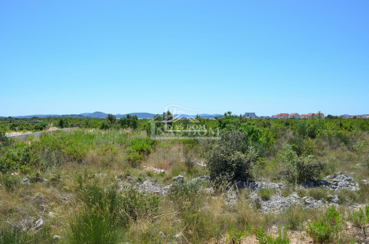 Vodice - Atraktivno kmetijsko zemljišče 2046m2