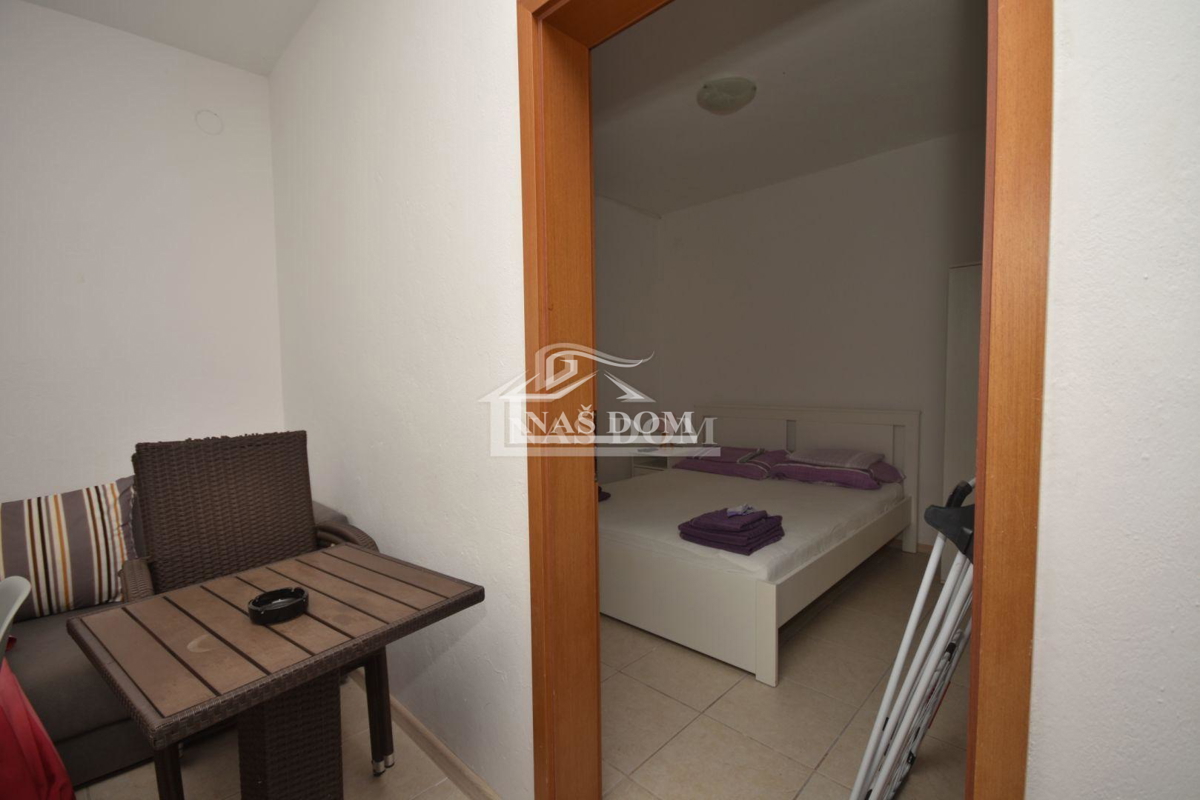 Tribunj - Hiša s 5 apartmaji 400m od plaže