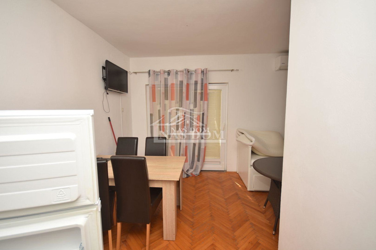 Tribunj - Hiša s 5 apartmaji 400m od plaže