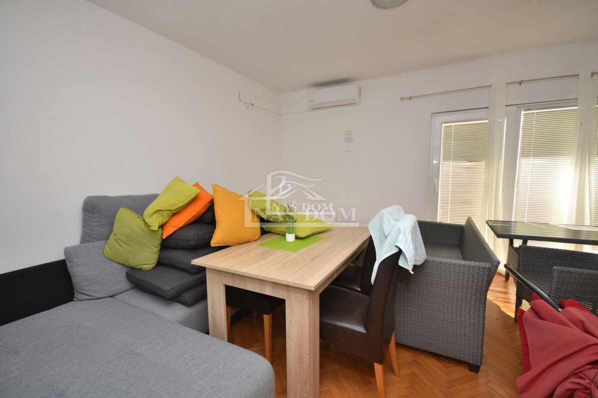 Tribunj - Hiša s 5 apartmaji 400m od plaže