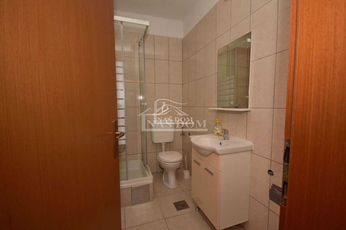 Tribunj - Hiša s 5 apartmaji 400m od plaže