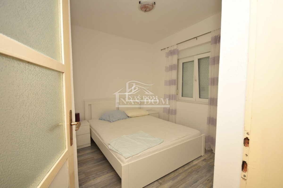 Tribunj - Hiša s 5 apartmaji 400m od plaže