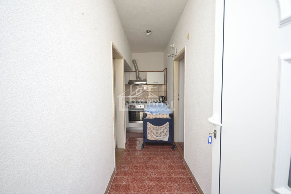 Tribunj - Hiša s 5 apartmaji 400m od plaže