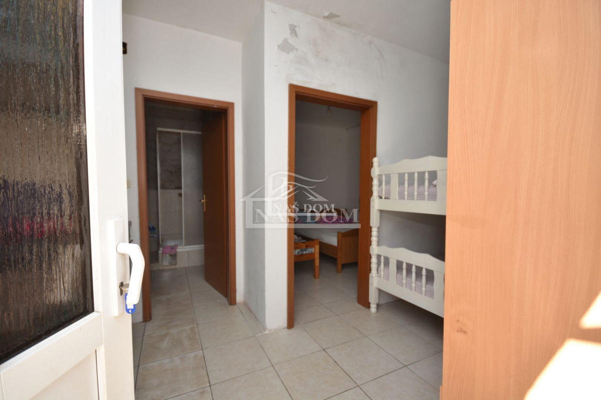 Tribunj - Hiša s 5 apartmaji 400m od plaže
