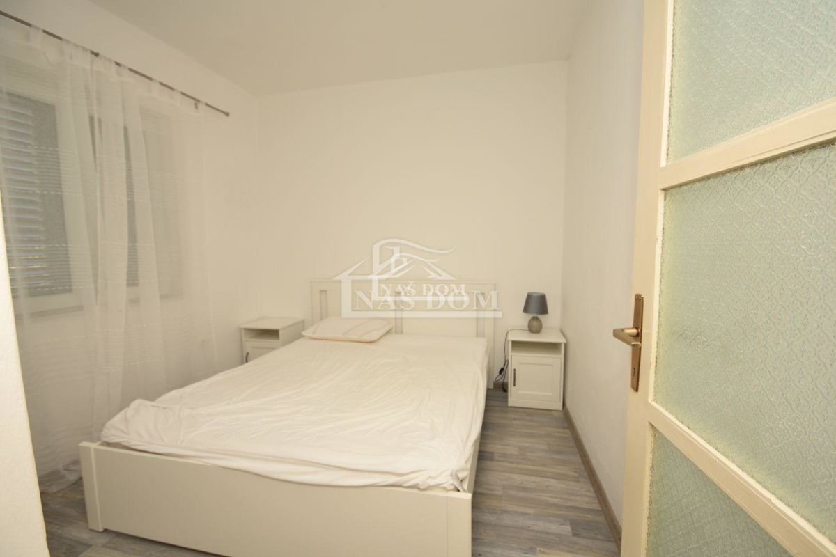 Tribunj - Hiša s 5 apartmaji 400m od plaže