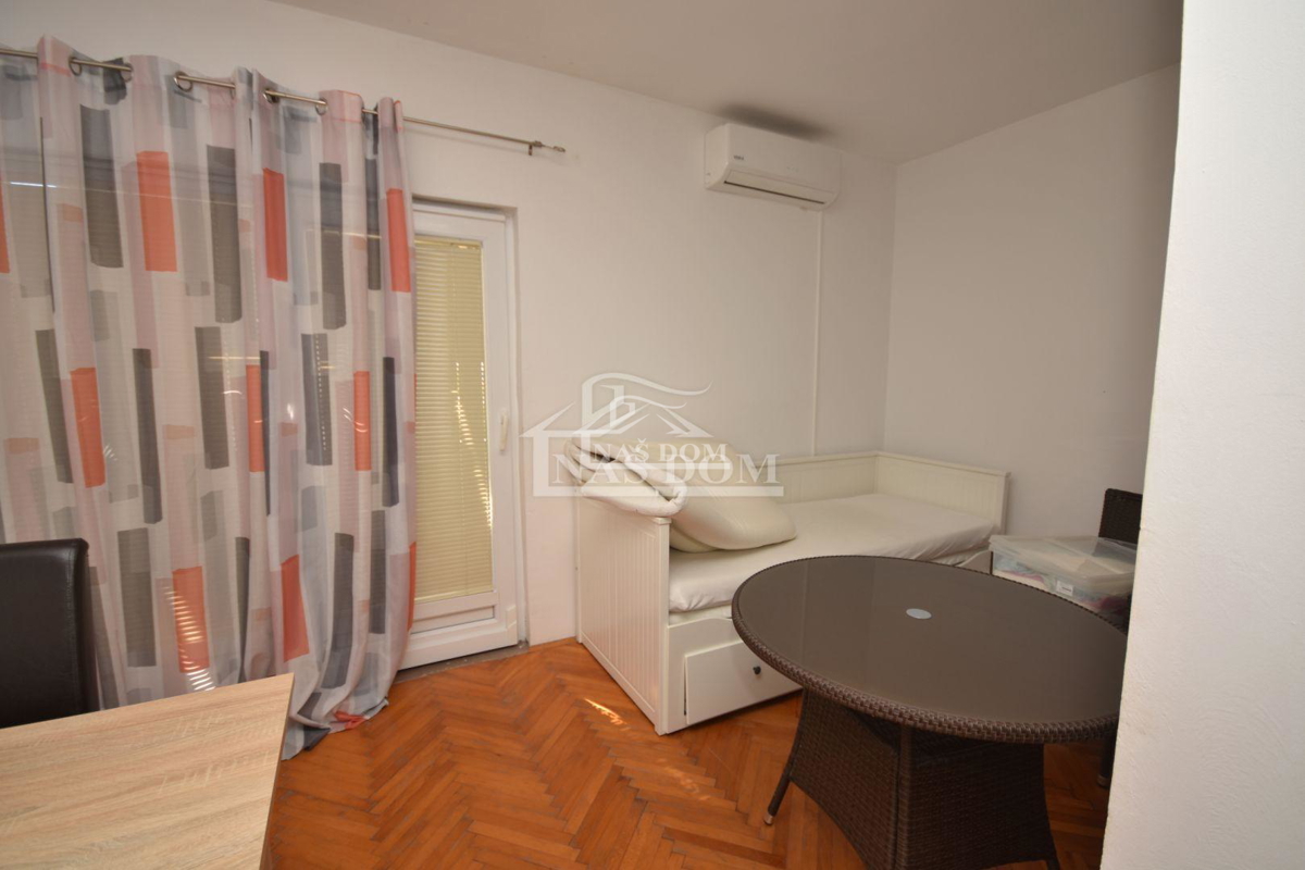 Tribunj - Hiša s 5 apartmaji 400m od plaže