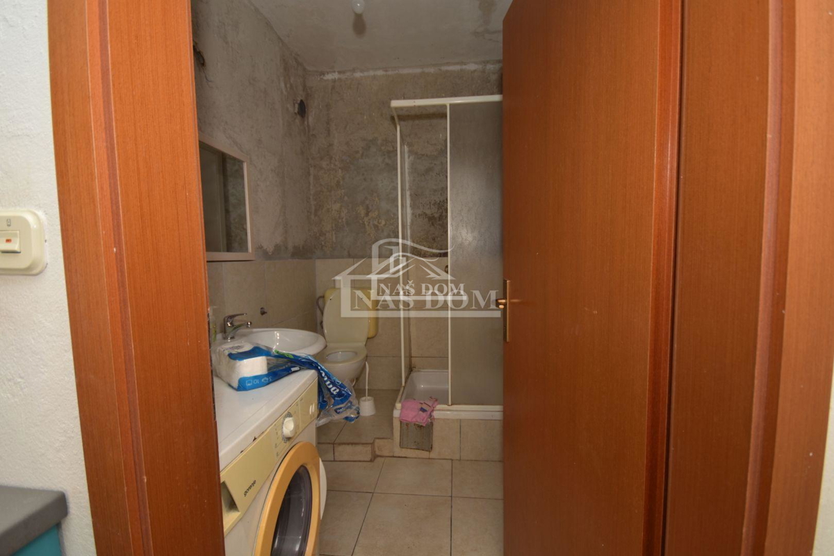 Tribunj - Hiša s 5 apartmaji 400m od plaže