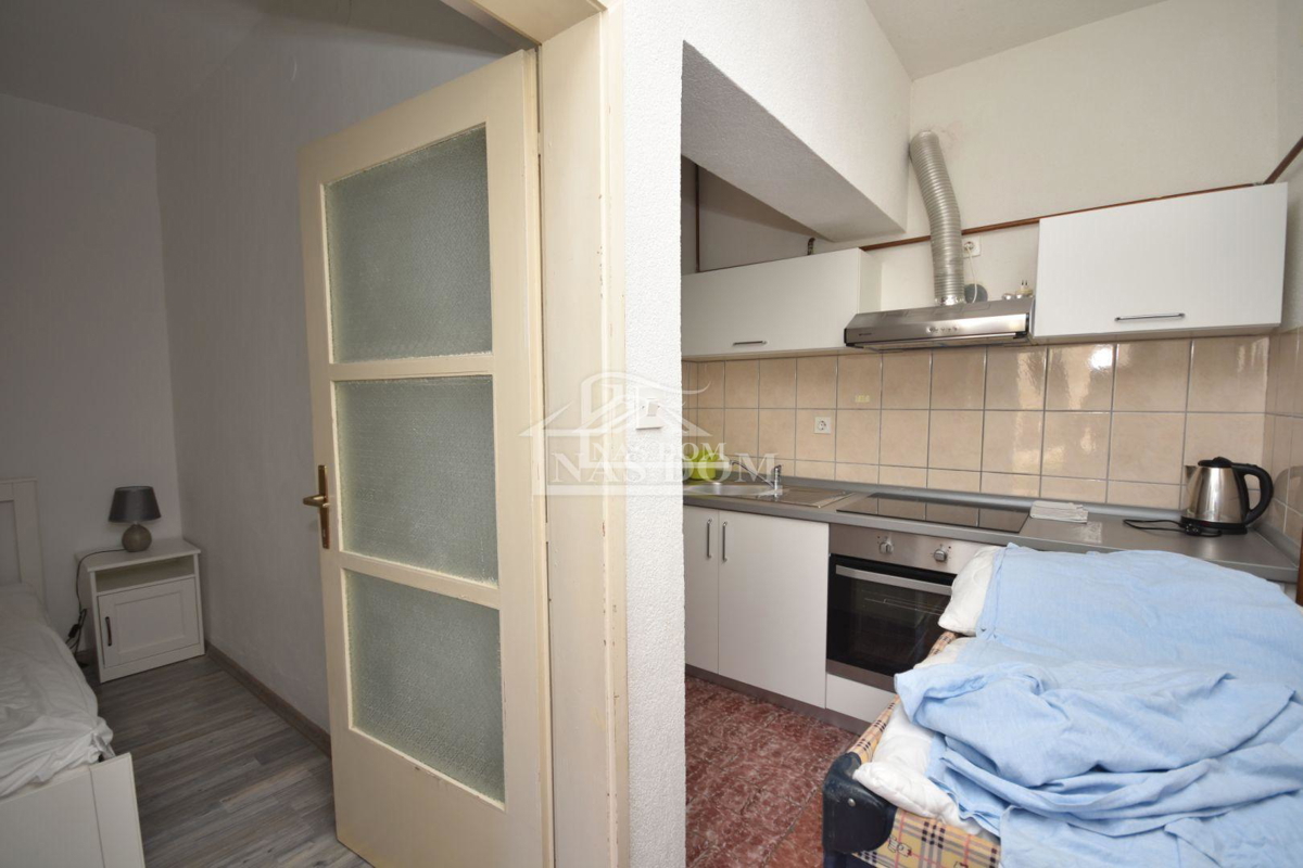 Tribunj - Hiša s 5 apartmaji 400m od plaže