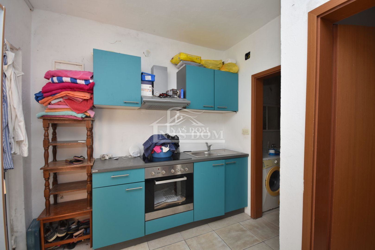 Tribunj - Hiša s 5 apartmaji 400m od plaže