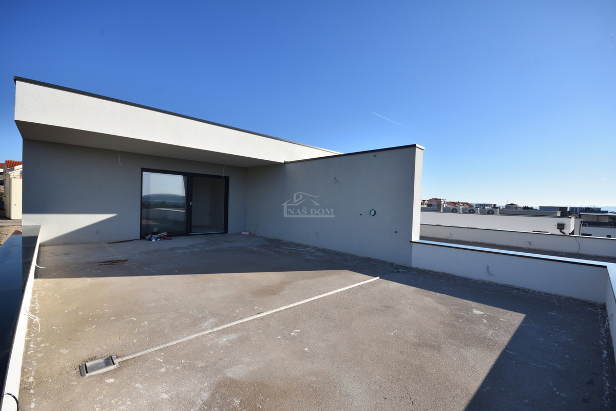 Vodice - NOVOGRADNJA - S3 dvoetažni stan s pogledom na morje