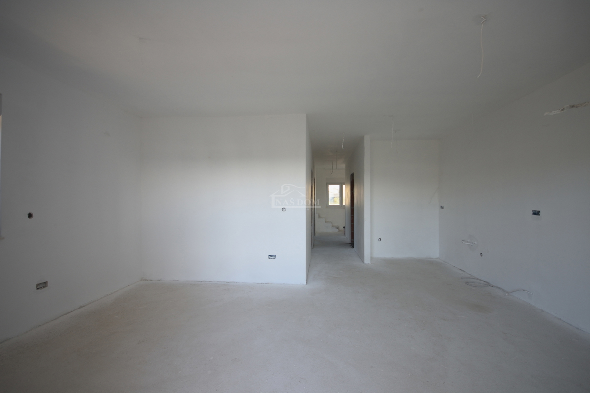 Vodice - NOVOGRADNJA - S3 dvoetažni stan s pogledom na morje