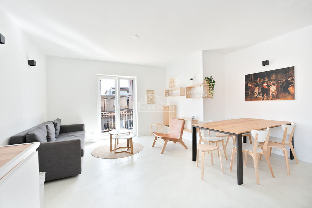 Vodice - 3 hiše z apartmaji in bazenom v Vodicah, blizu centra in plaže