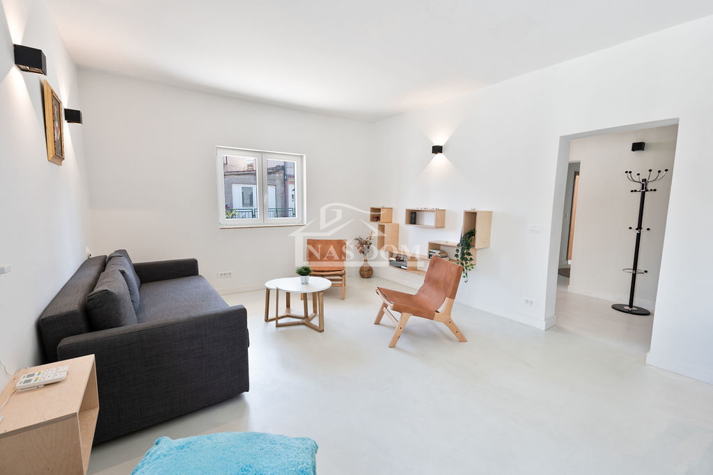 Vodice - apartmajska hiša s bazenom, 400 m od centra