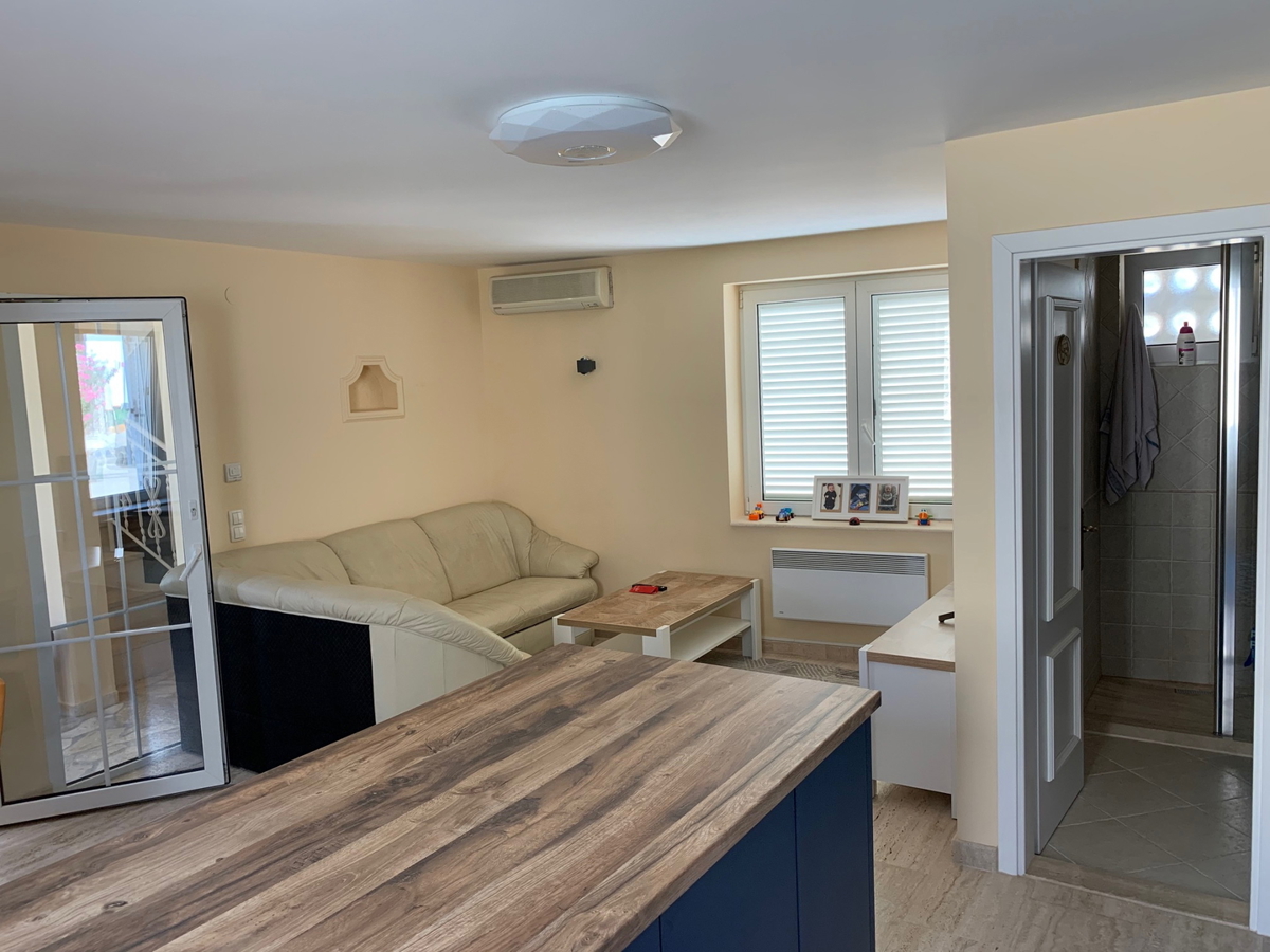 Vodice - Center Hiša s strešno teraso, pogled na morje