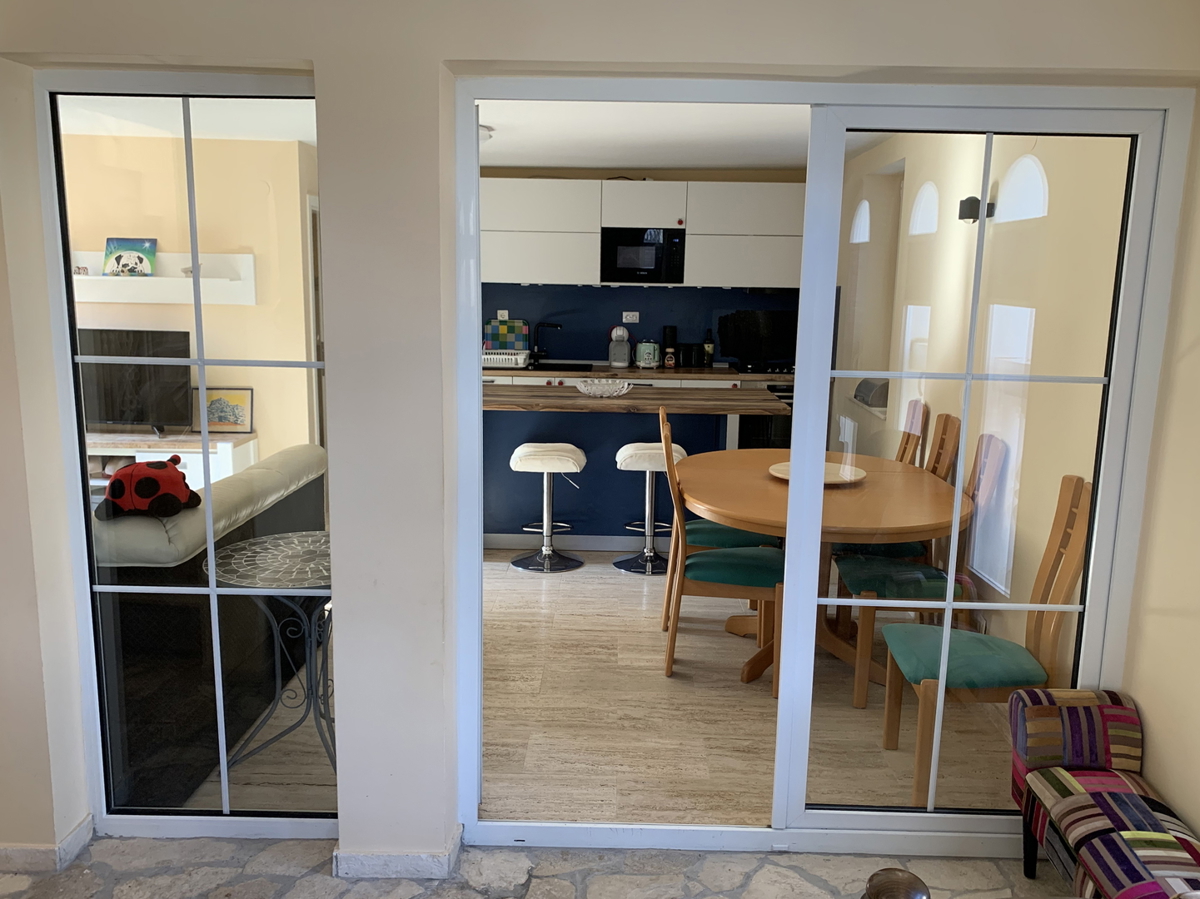 Vodice - Center Hiša s strešno teraso, pogled na morje
