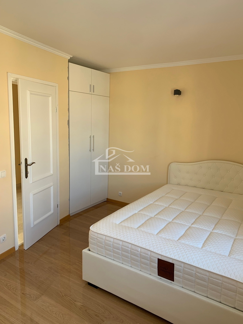 Vodice - Center Hiša s strešno teraso, pogled na morje