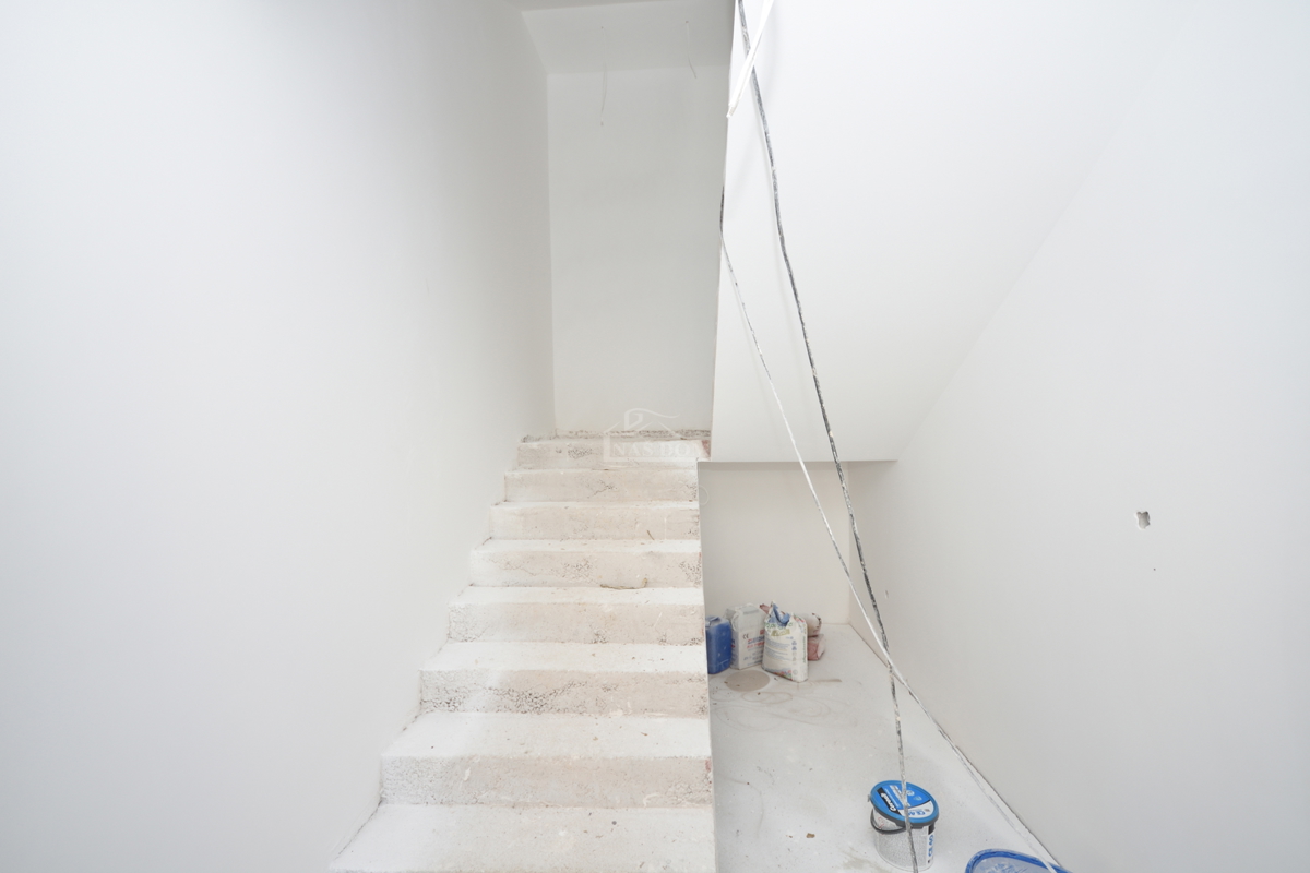 Vodice - **NOVOGRADNJA** S2 stanovanje, 1. nadstropje, 450 m od plaže