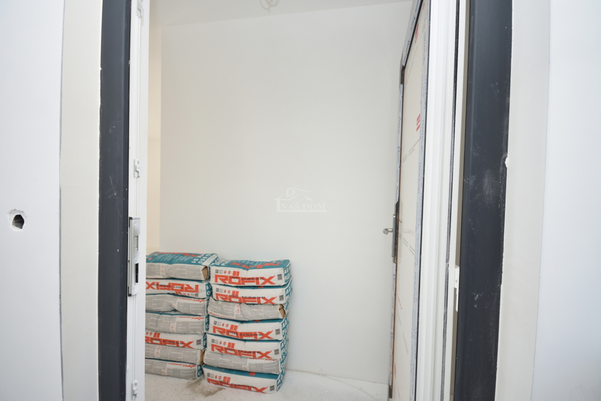 Vodice - **NOVOGRADNJA** S2 stanovanje, 1. nadstropje, 450 m od plaže