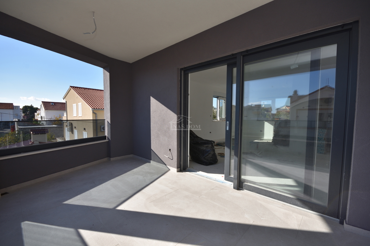 Vodice - **NOVOGRADNJA** S2 stanovanje, 1. nadstropje, 450 m od plaže