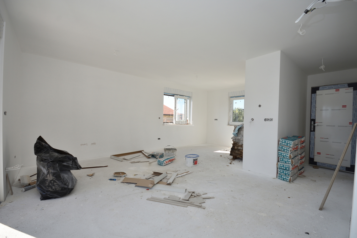 Vodice - **NOVOGRADNJA** S2 stanovanje, 1. nadstropje, 450 m od plaže