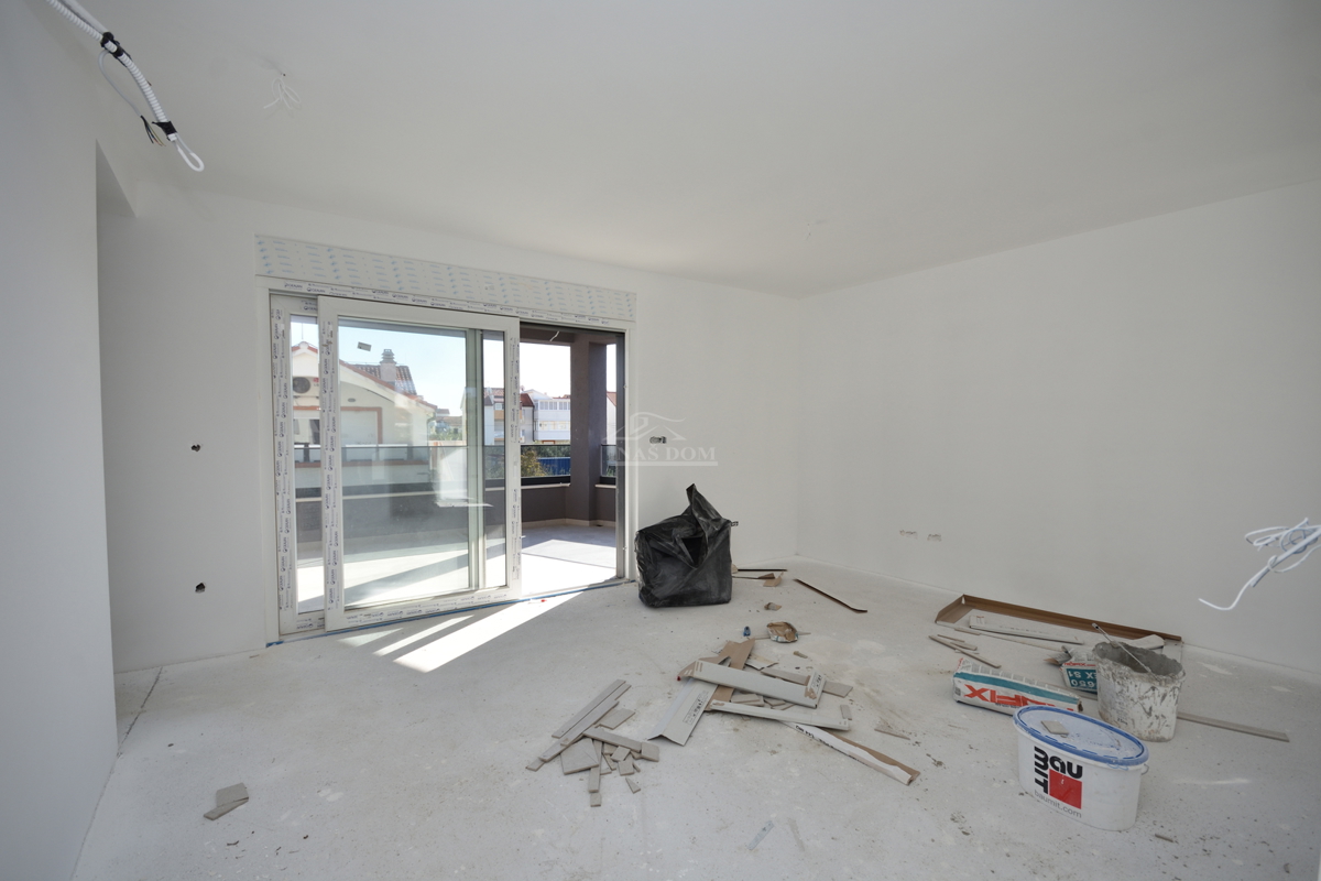 Vodice - **NOVOGRADNJA** S2 stanovanje, 1. nadstropje, 450 m od plaže