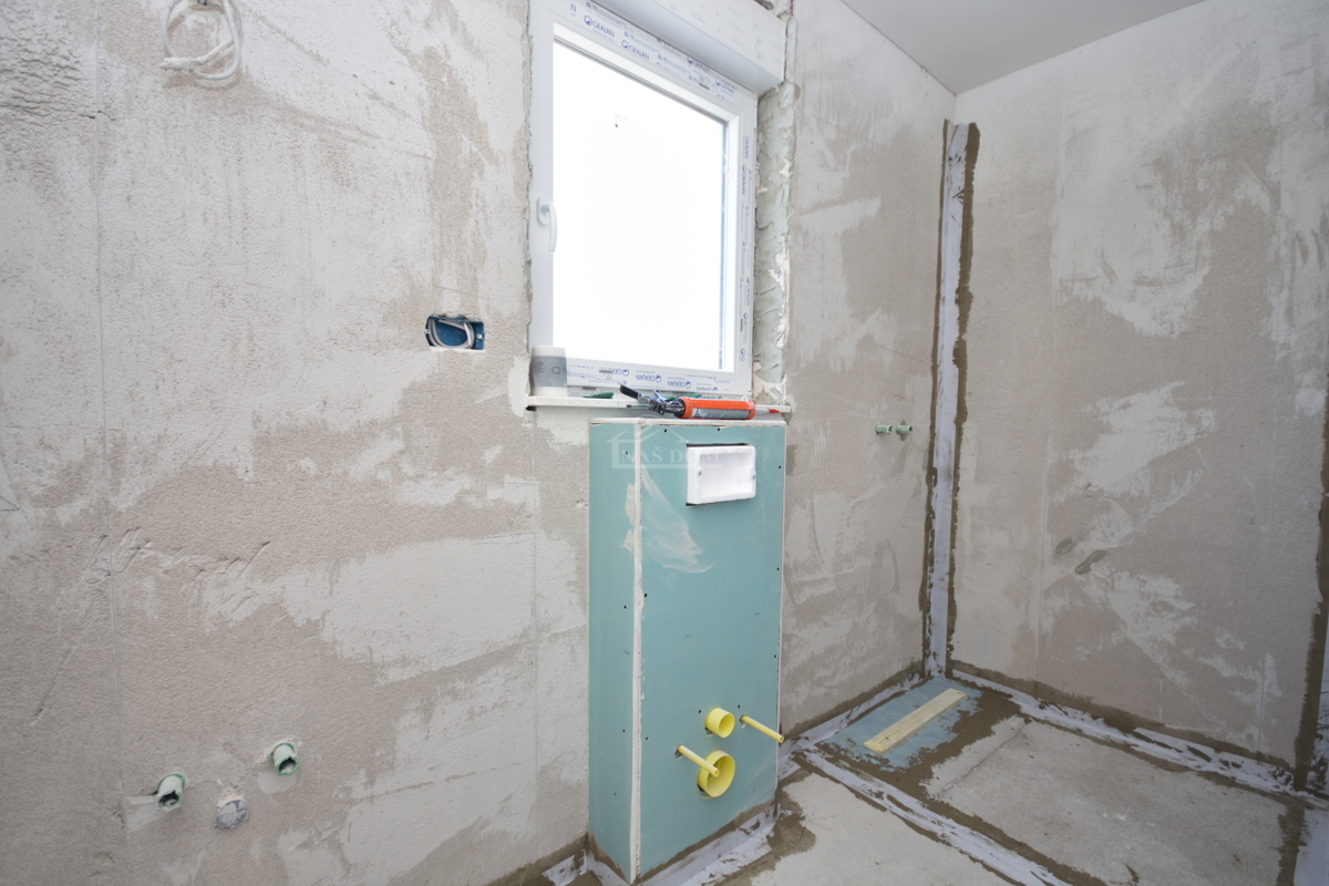 Vodice - **NOVOGRADNJA** S2 stanovanje, 1. nadstropje, 450 m od plaže