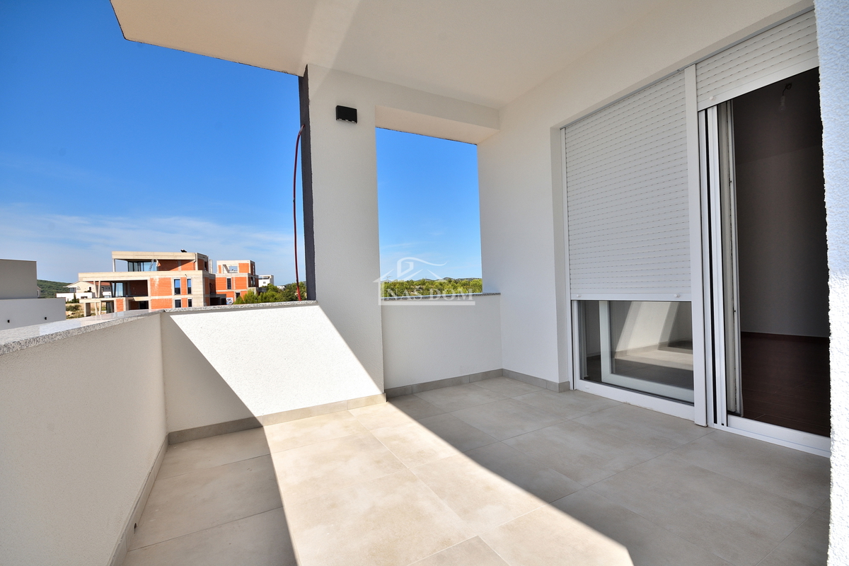 Dvosobno stanovanje v prvem nadstropju z razgledom na morje